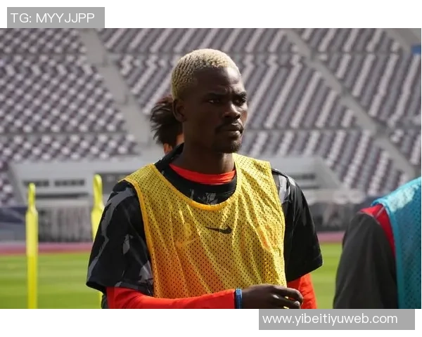 海港冬训首堂课在多哈举行新援让克劳德积极参与合练展现状态