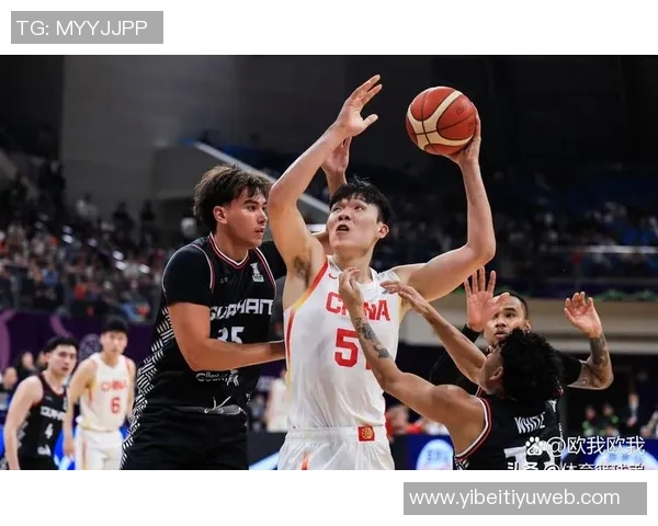 杨瀚森在对手突破时如陷泥潭提升移动速度是他亟需解决的问题