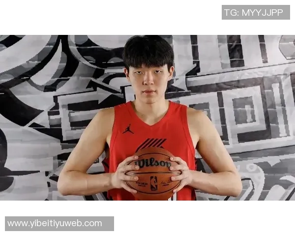 杨瀚森禁区内如壁垒般坚固原地起跳封盖对手上篮展现绝佳防守技巧